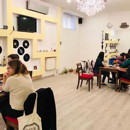 Sherlock Holmes Hostel Баку Екстер'єр фото
