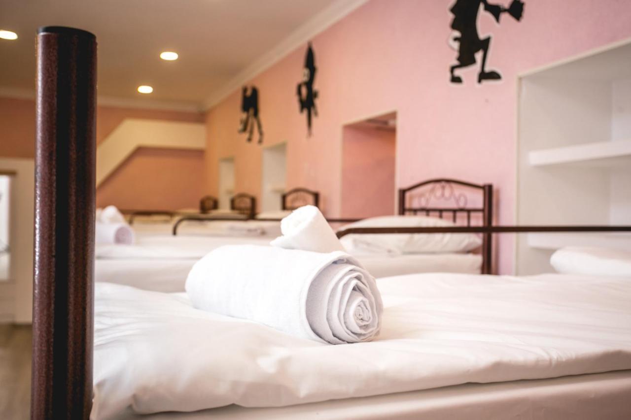 Sherlock Holmes Hostel Баку Екстер'єр фото