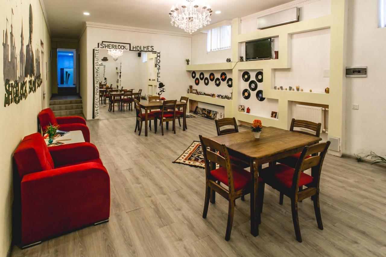 Sherlock Holmes Hostel Баку Екстер'єр фото