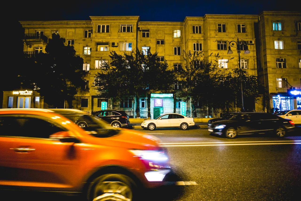 Sherlock Holmes Hostel Баку Екстер'єр фото