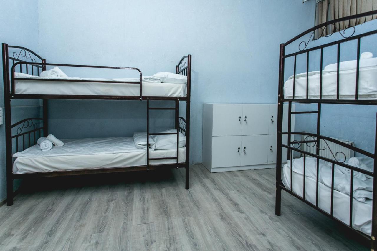 Sherlock Holmes Hostel Баку Екстер'єр фото