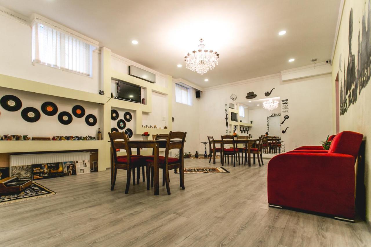 Sherlock Holmes Hostel Баку Екстер'єр фото