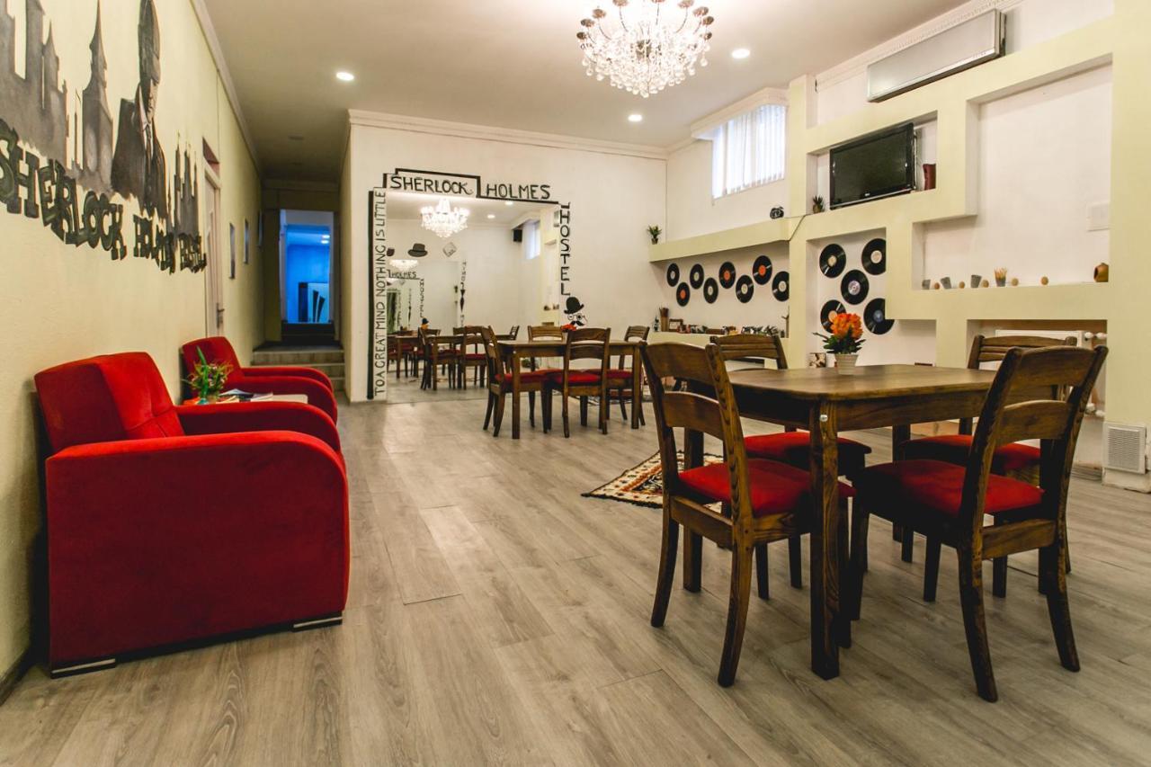 Sherlock Holmes Hostel Баку Екстер'єр фото