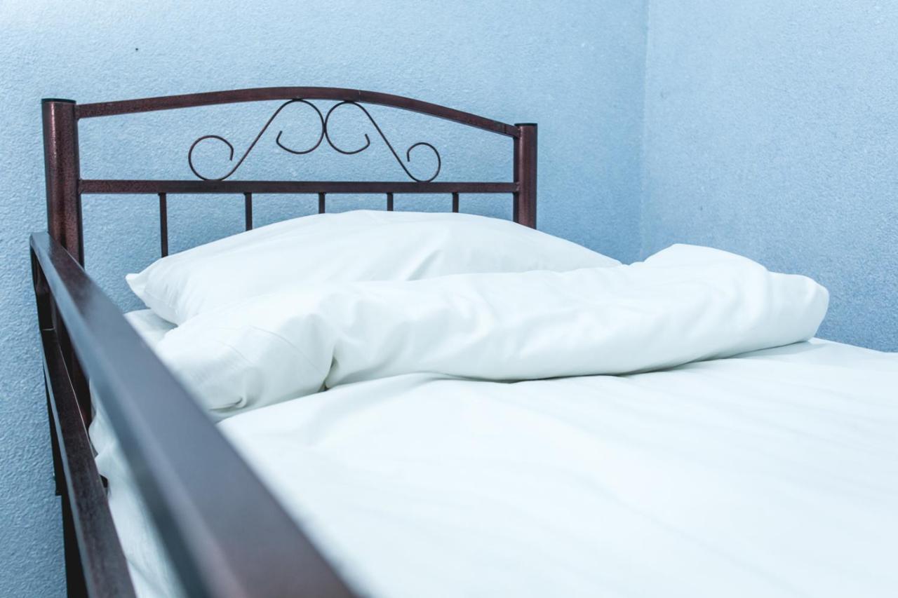 Sherlock Holmes Hostel Баку Екстер'єр фото