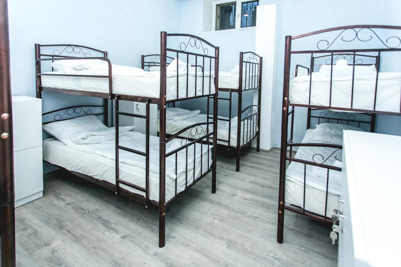 Sherlock Holmes Hostel Баку Екстер'єр фото